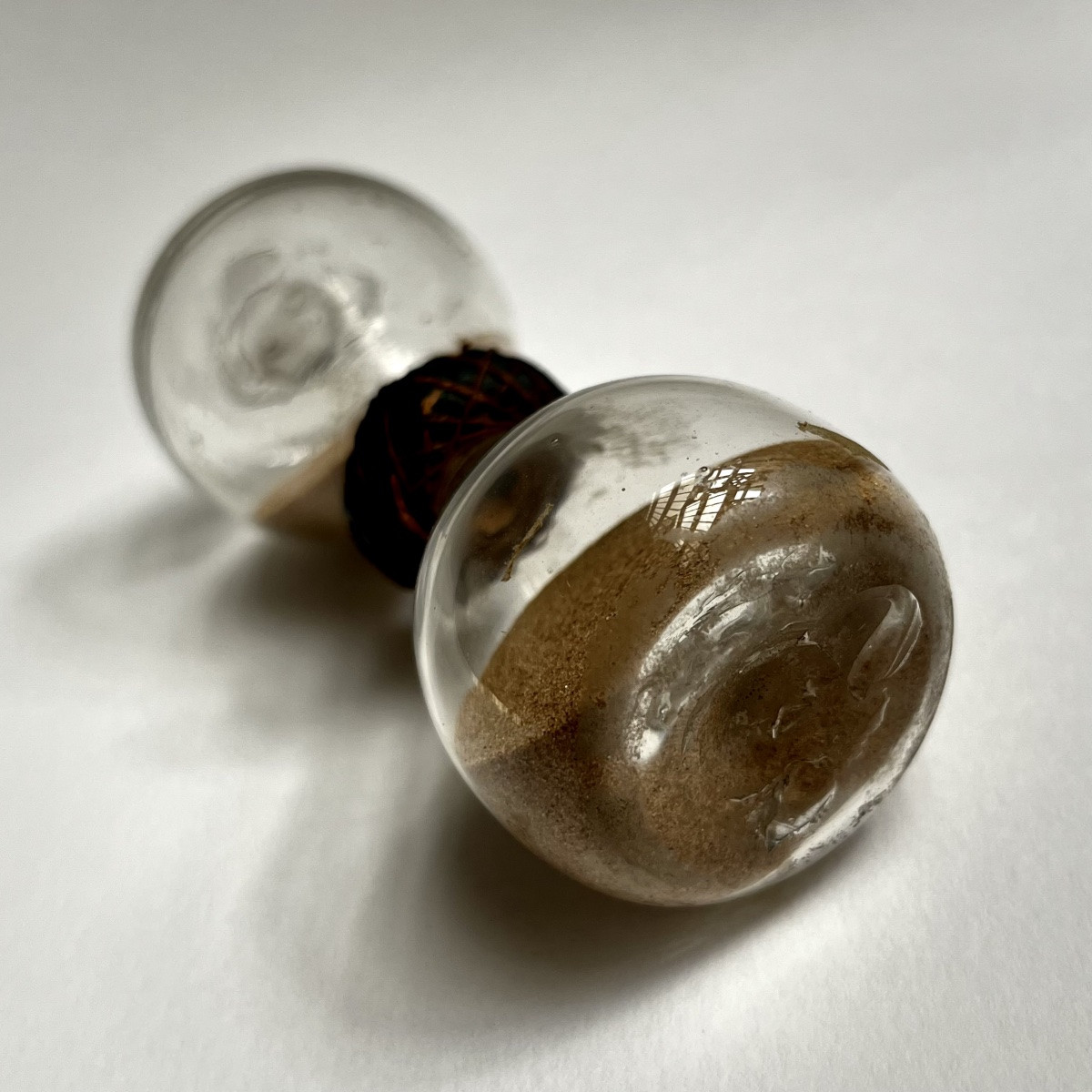 Petit sablier en verre soufflé du XVIIIe siècle curiosité 18e-photo-4