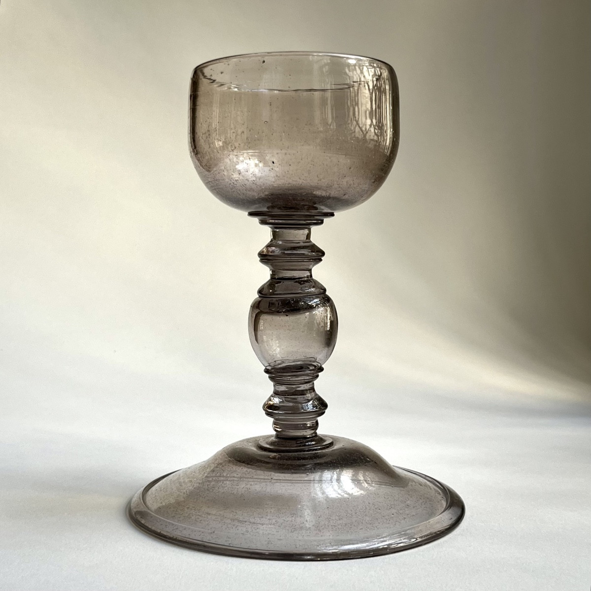 Grand calice en verre soufflé XVIIIe siècle - Manufacture royale de la Margeride ? 18e