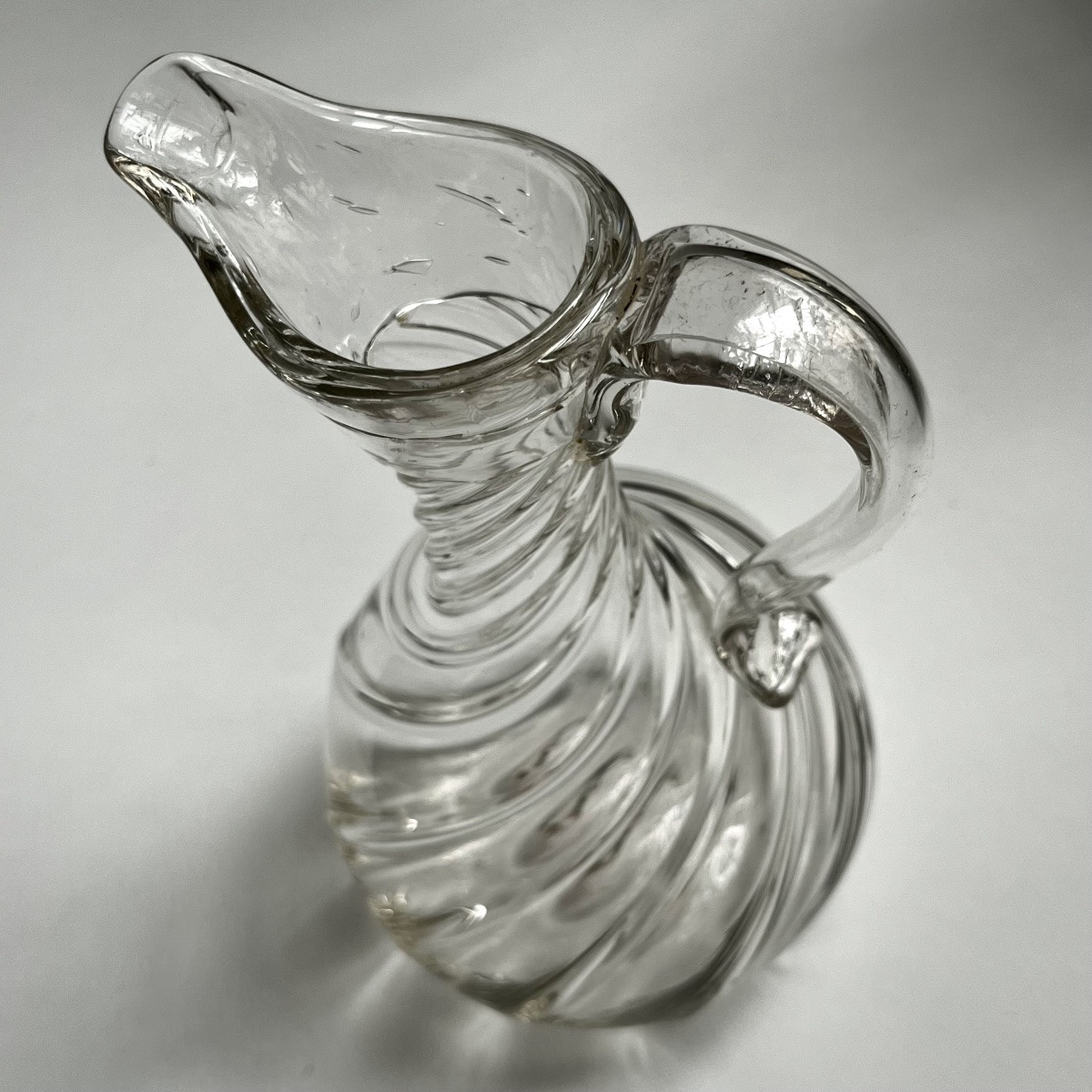 Pichet à cidre normand en verre soufflé à côtes torses XVIIIe siècle 18e art populaire XIXe 19e-photo-1