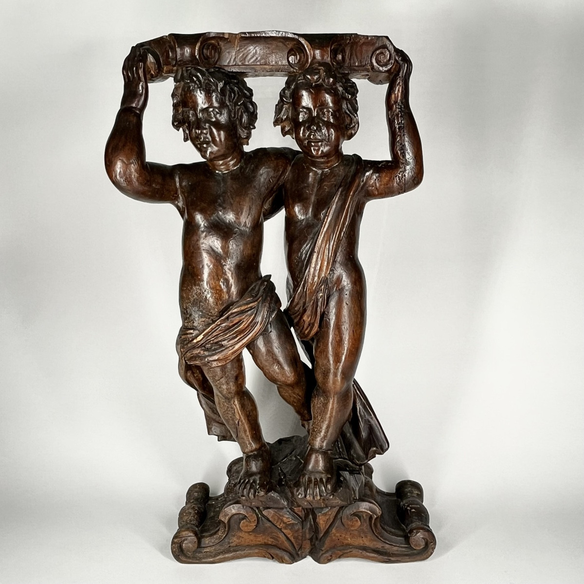 Putti porteurs en bois sculpté, élément de décor ou mobilier, XVIIe - XVIIIe siècle 17e 18e-photo-2