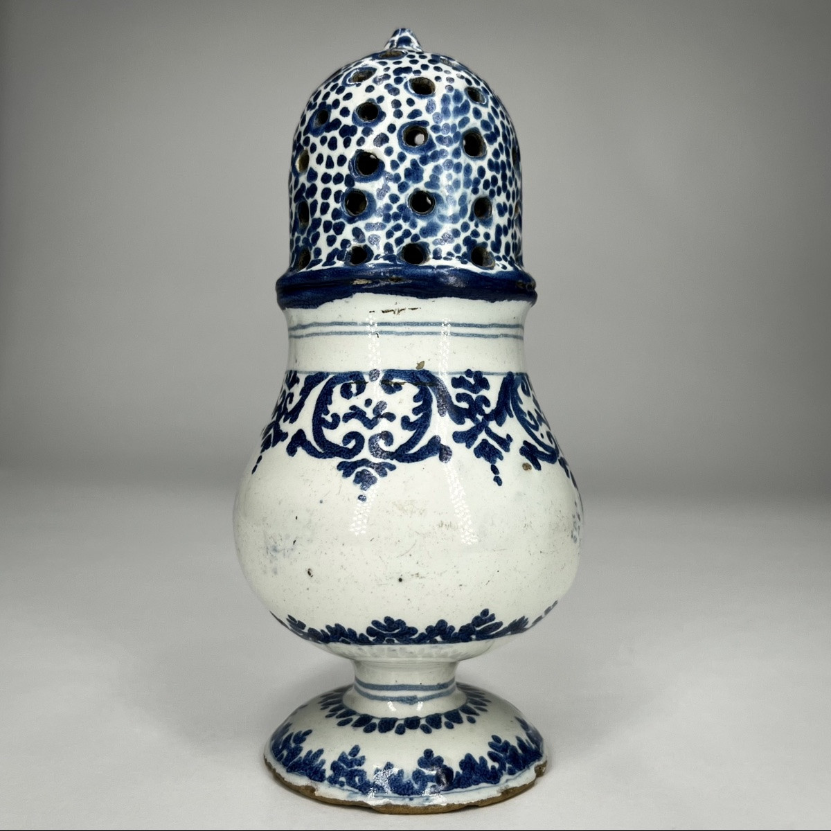 Bordeaux Earthenware Saupoudreuse, 18th Century - Saupoudroir Blanc Bleu 18th Century-photo-2
