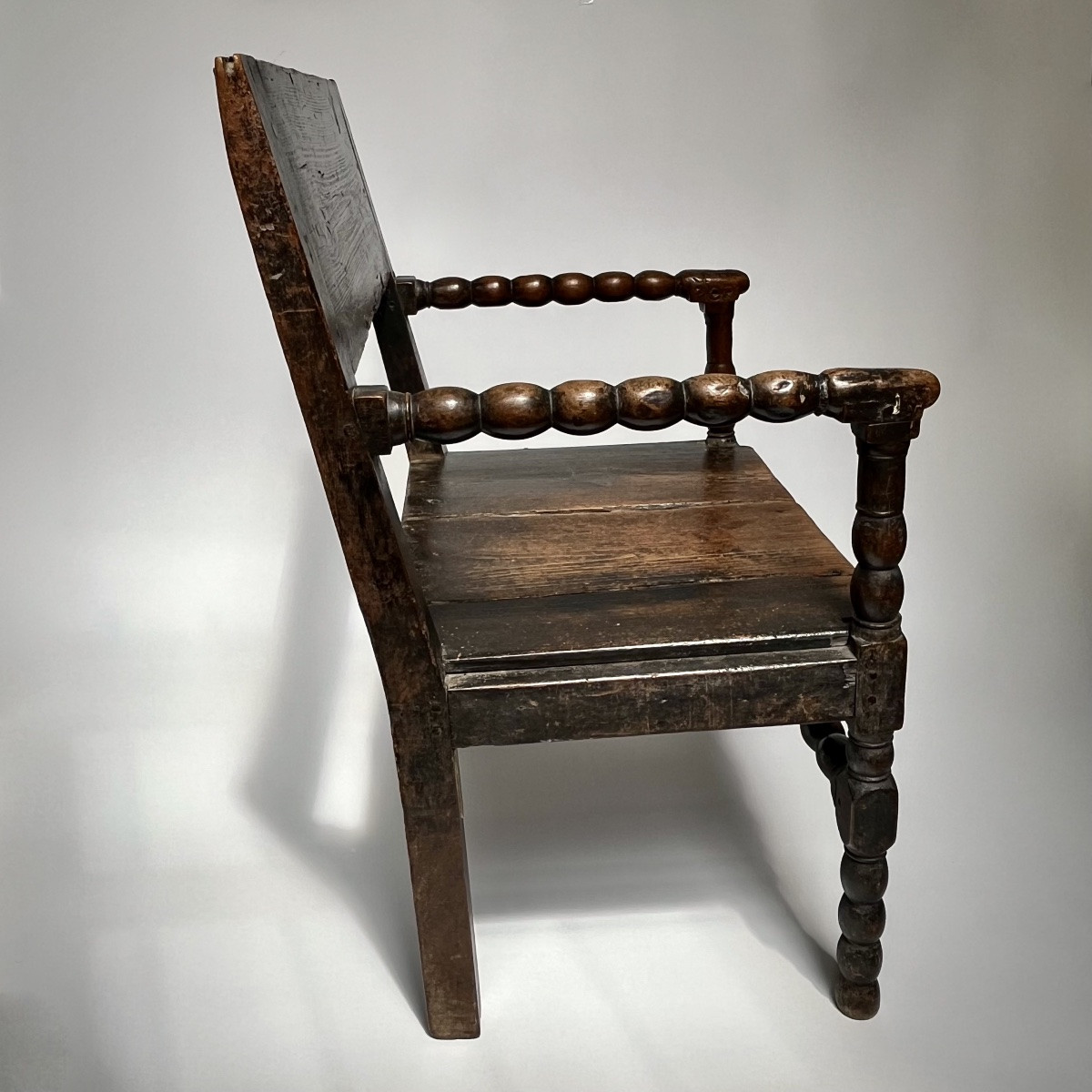 Louis XIII Period Small Armchair Or Chaise à Bras In Carved Wood 17th Century High Period-photo-1
