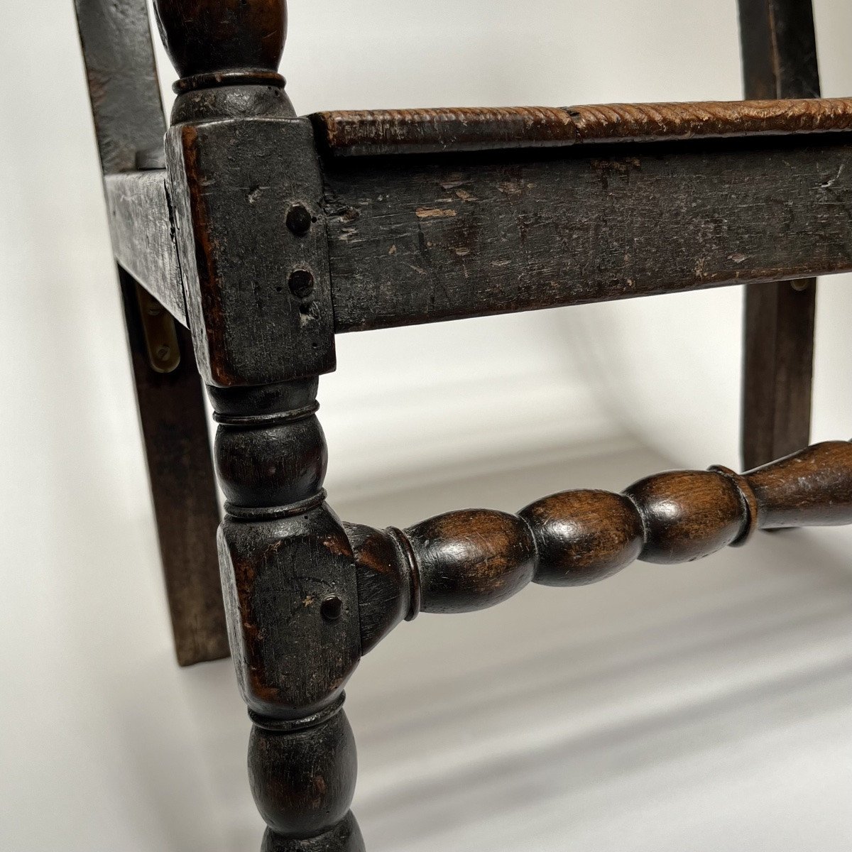 Louis XIII Period Small Armchair Or Chaise à Bras In Carved Wood 17th Century High Period-photo-4
