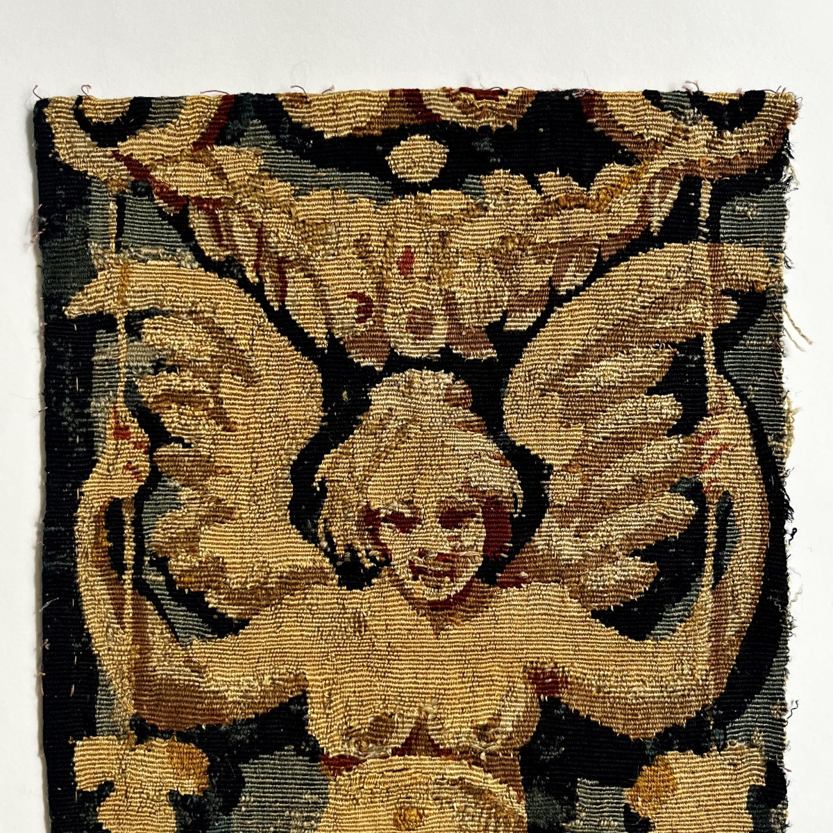 Sphinge, fragment de tapisserie XVIIe - XVIIIe siècle - Haute époque 17e 18e-photo-2