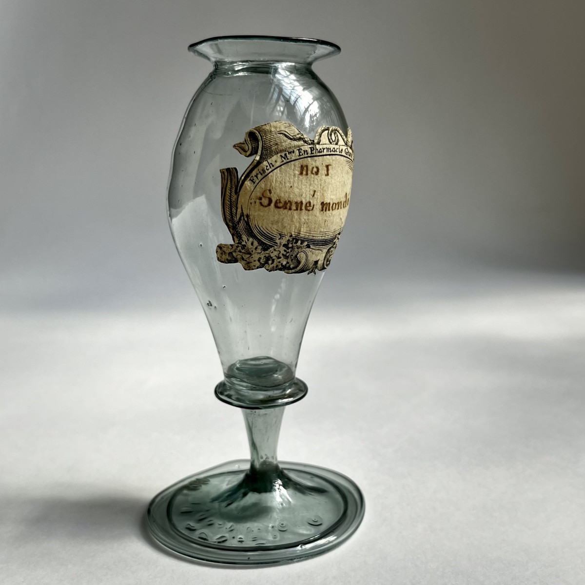 Pilulier en verre soufflé teinté XVIIe - XVIIIe siècle Montagne noire ? 17e 18e-photo-4