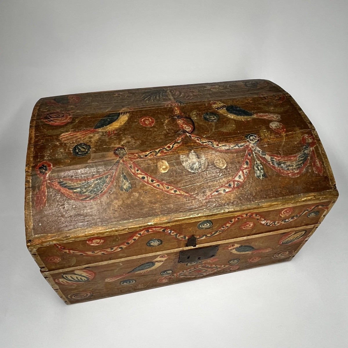 Norman Ochre Painted Wooden Wedding Trunk - Folk Art 19th Century Painted Trunk 19th Century-photo-3