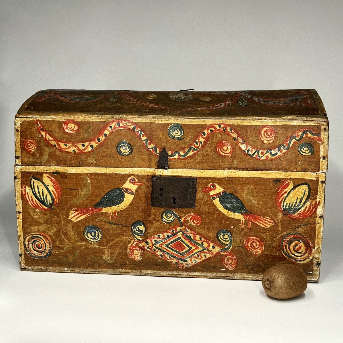 Norman Ochre Painted Wooden Wedding Trunk - Folk Art 19th Century Painted Trunk 19th Century-photo-4