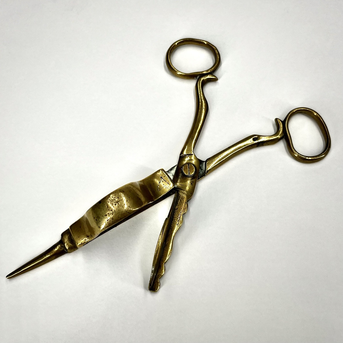 Mouchettes et plateau en cuivre jaune, époque Louis XV - XVIIIe siècle Puy-en-Velay 18e-photo-2