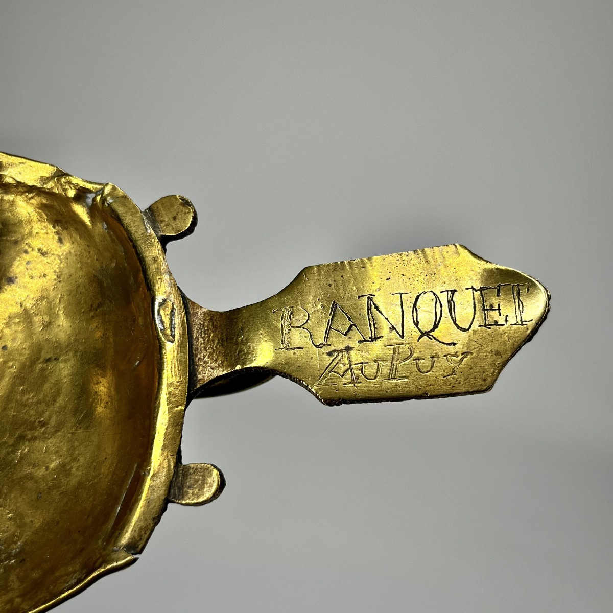 Mouchettes et plateau en cuivre jaune, époque Louis XV - XVIIIe siècle Puy-en-Velay 18e-photo-4