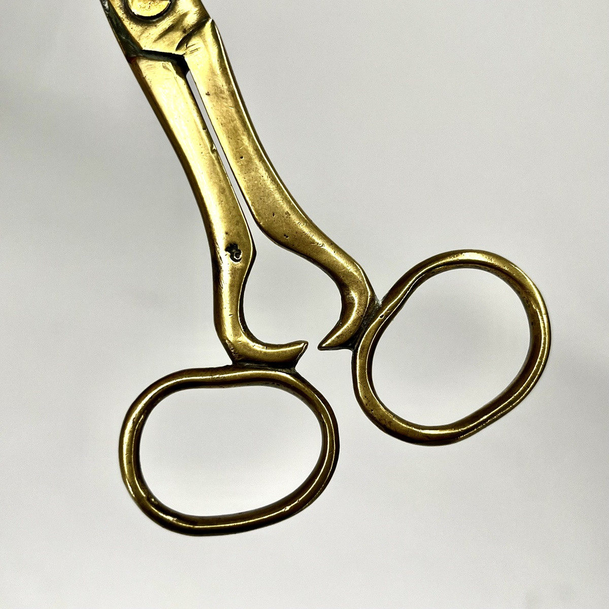 Mouchettes et plateau en cuivre jaune, époque Louis XV - XVIIIe siècle Puy-en-Velay 18e-photo-6