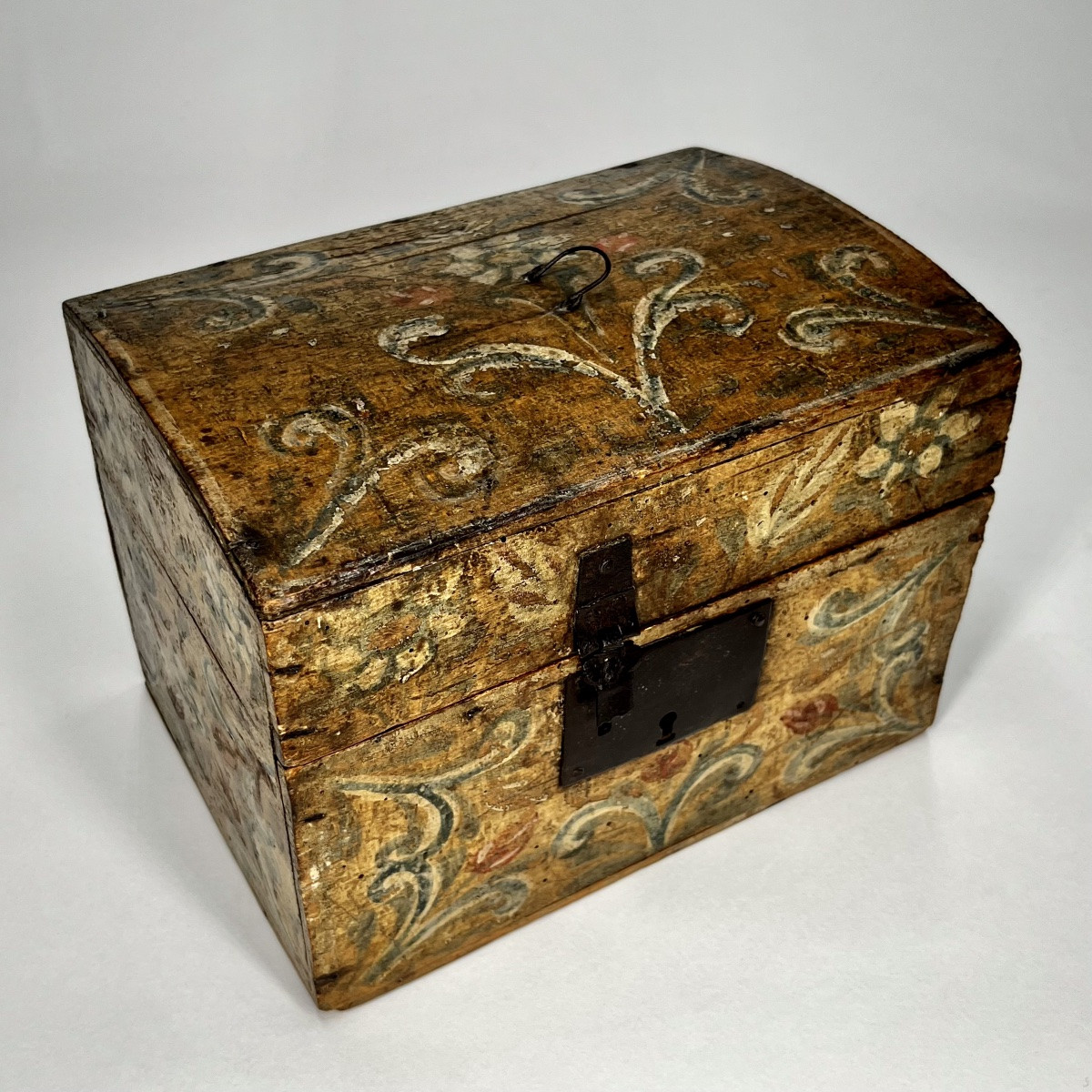 Small Norman Ochre Painted Wooden Wedding Trunk Folk Art 19th Century Painted Trunk 19th Century-photo-4