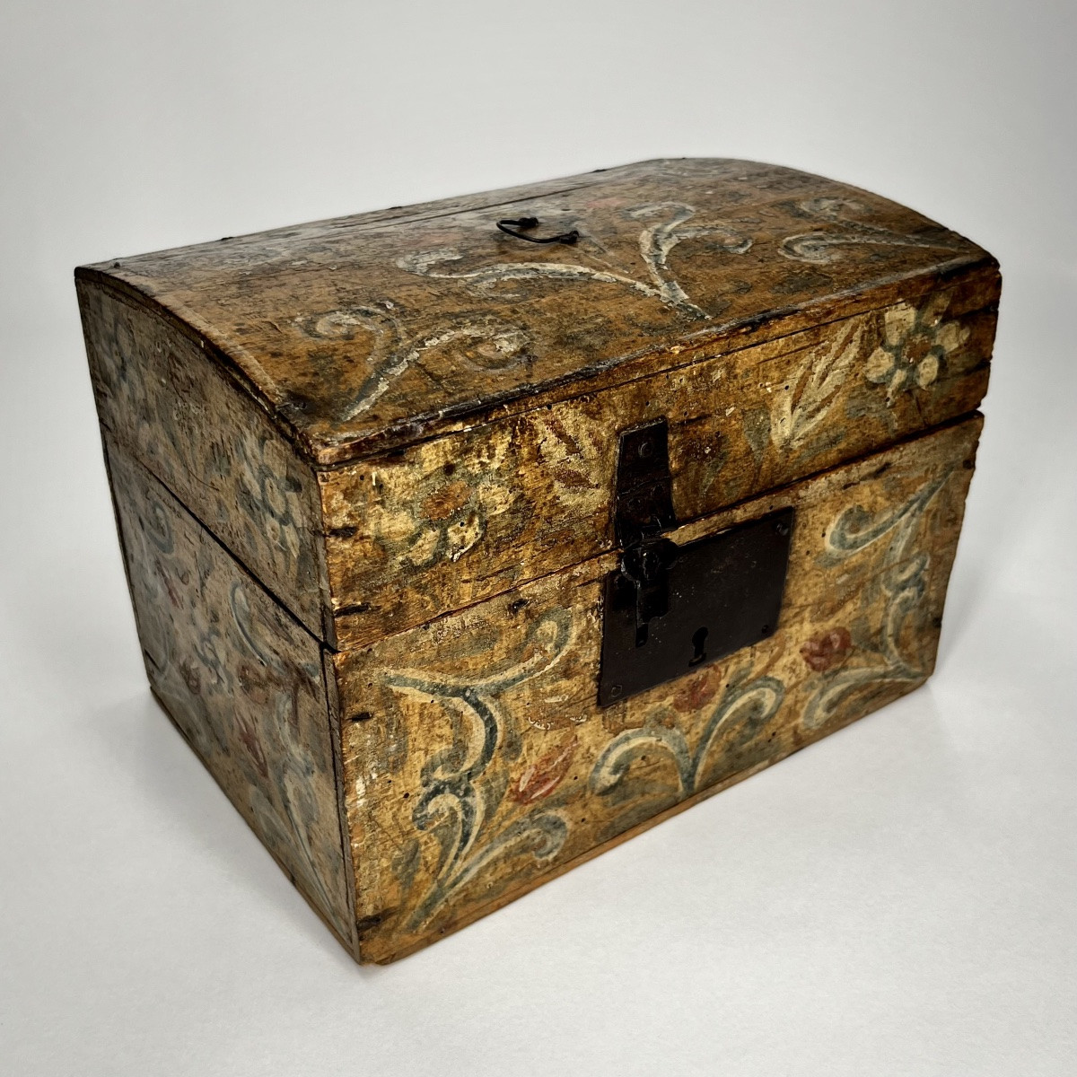 Small Norman Ochre Painted Wooden Wedding Trunk Folk Art 19th Century Painted Trunk 19th Century-photo-7