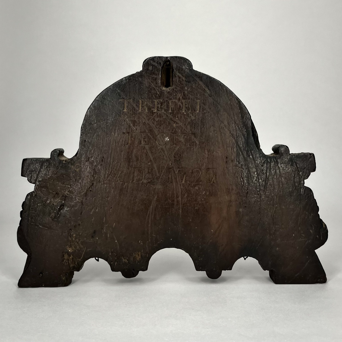 Rare plaque corporative sculptée datée 1727 XVIIIe siècle franc-maçonnerie ? art populaire 18e-photo-2