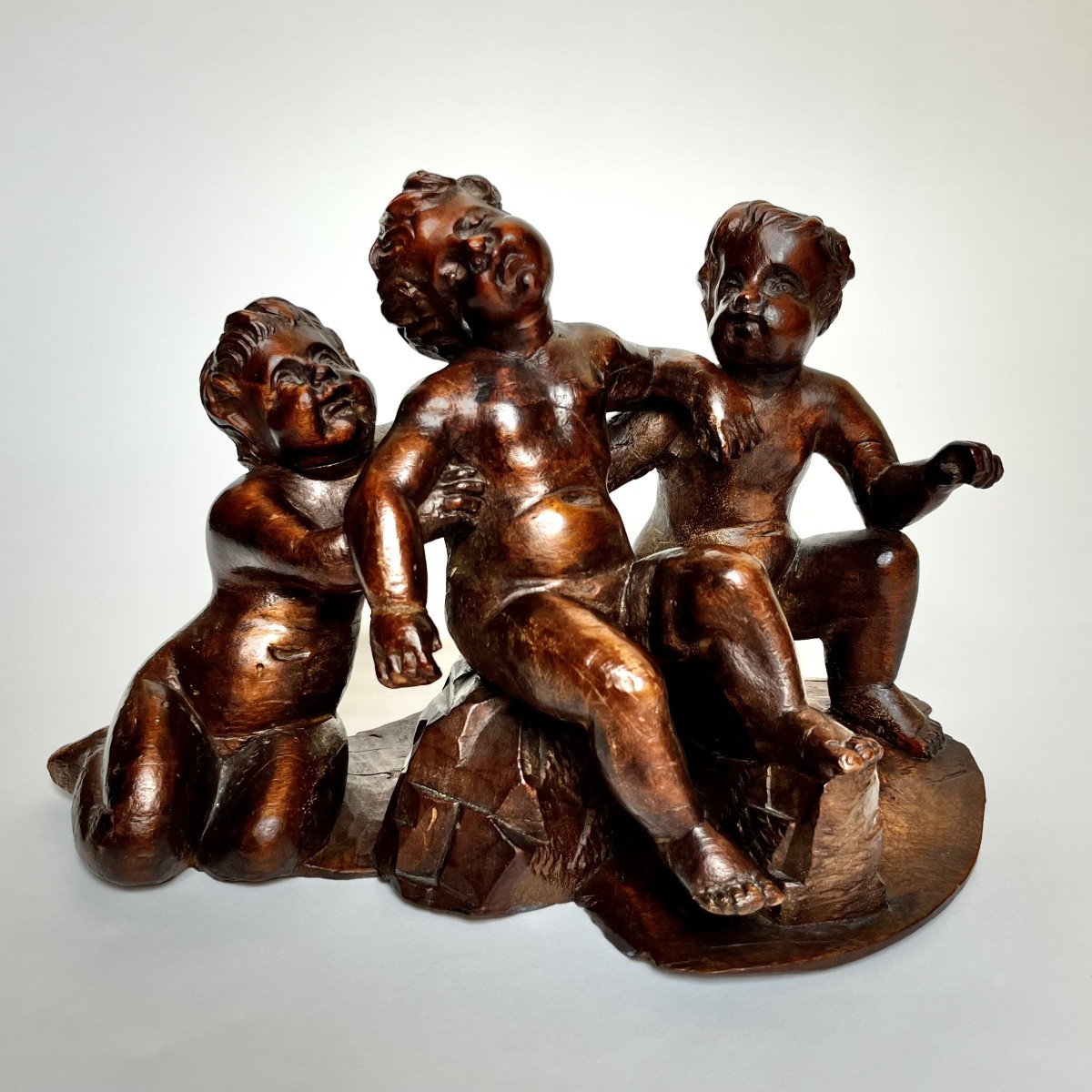 Statuette With Three Putti In Carved Wood 18th Century Children Of Saint Nicolas 18th Century-photo-6