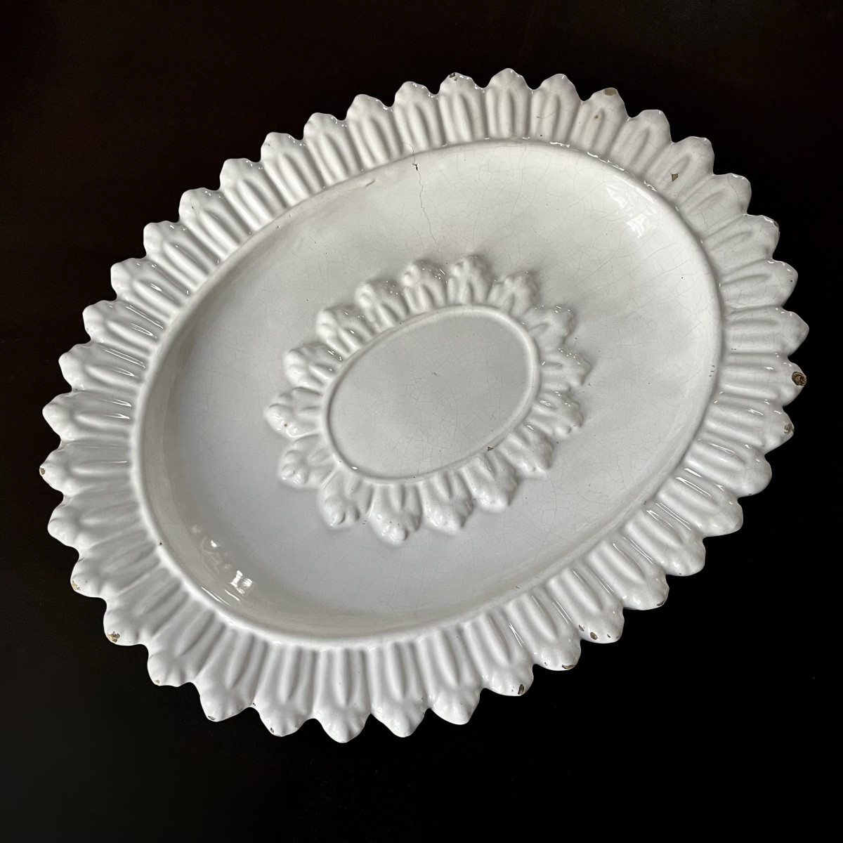 Large 17th Century White Earthenware Dish - Nevers Or Italy - High Period 17th Century-photo-3