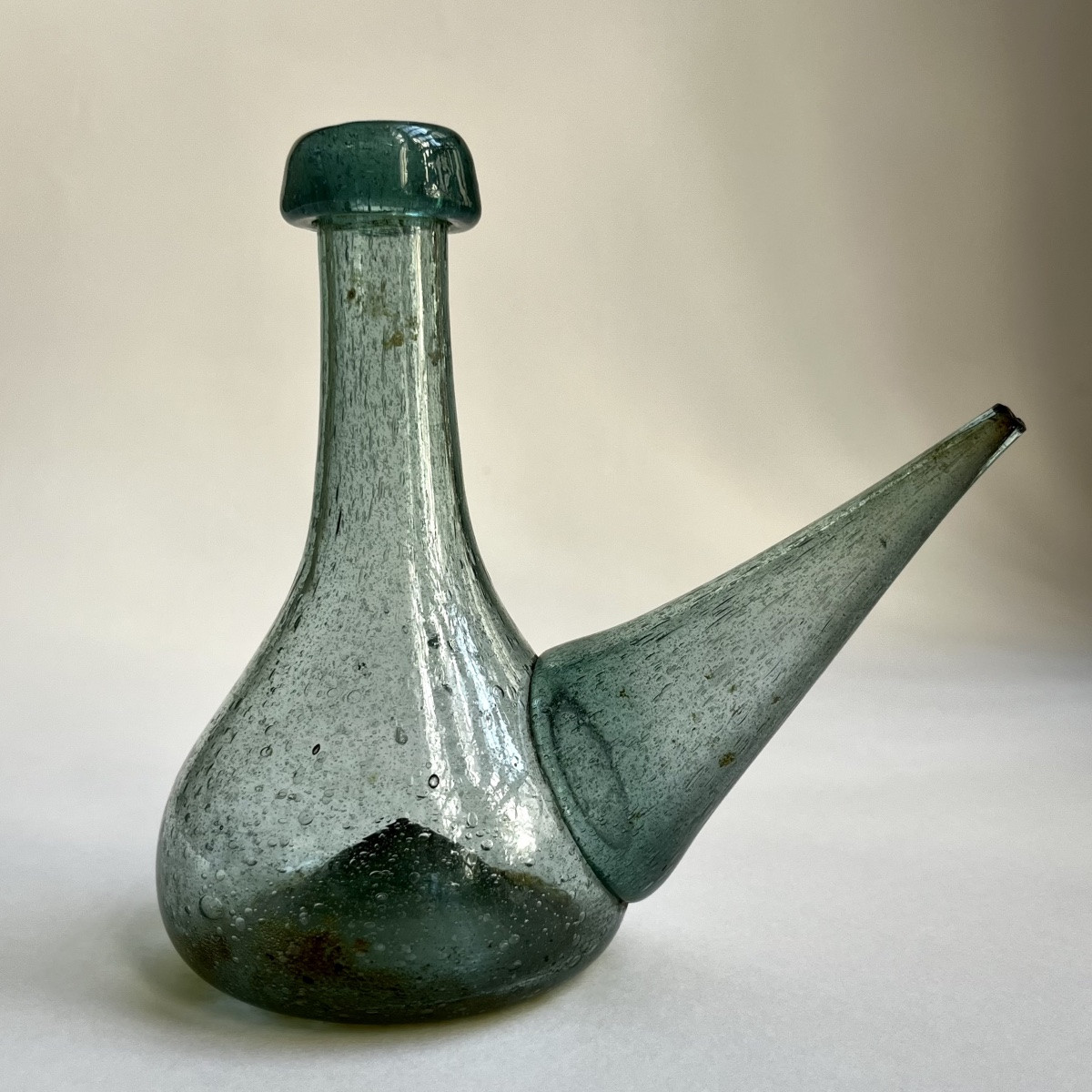 19th Century Green-tinted Blown Glass Porron - Southern France Or Spain-photo-2