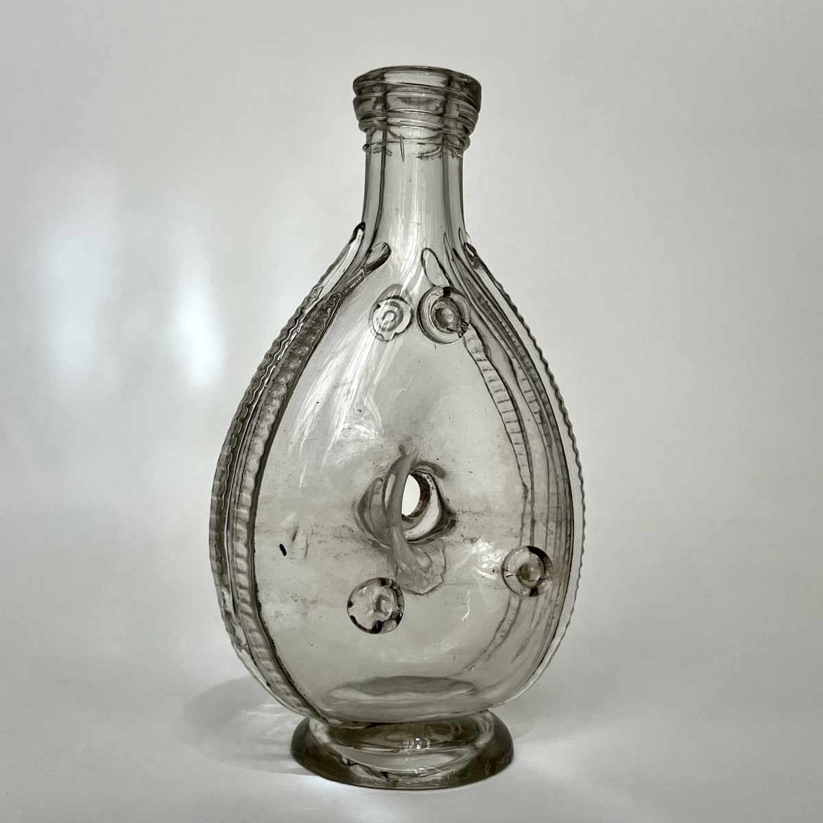 Gourde annulaire en verre soufflé à décor de filets et pastilles, XVIIIe siècle 18e-photo-1