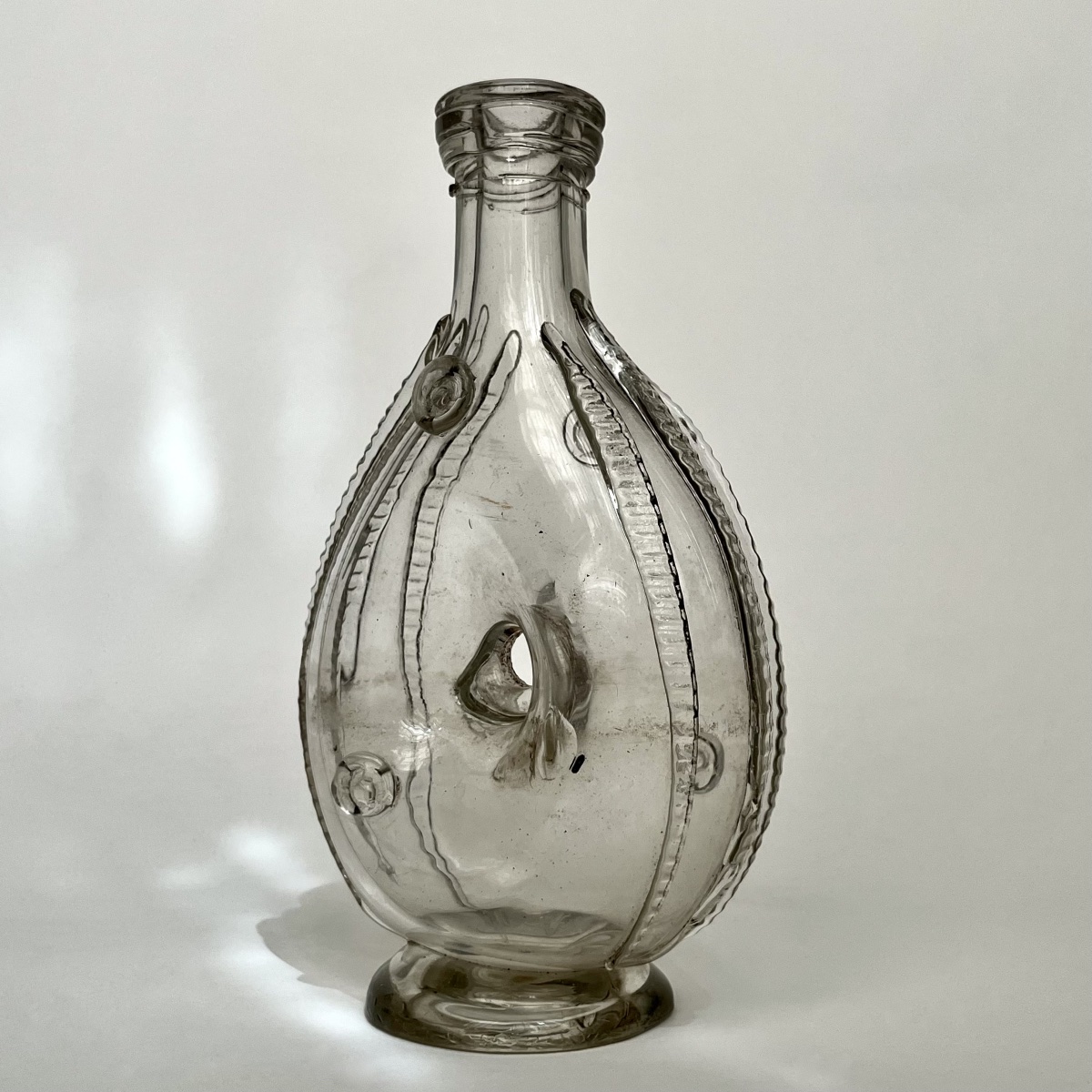 Gourde annulaire en verre soufflé à décor de filets et pastilles, XVIIIe siècle 18e-photo-8
