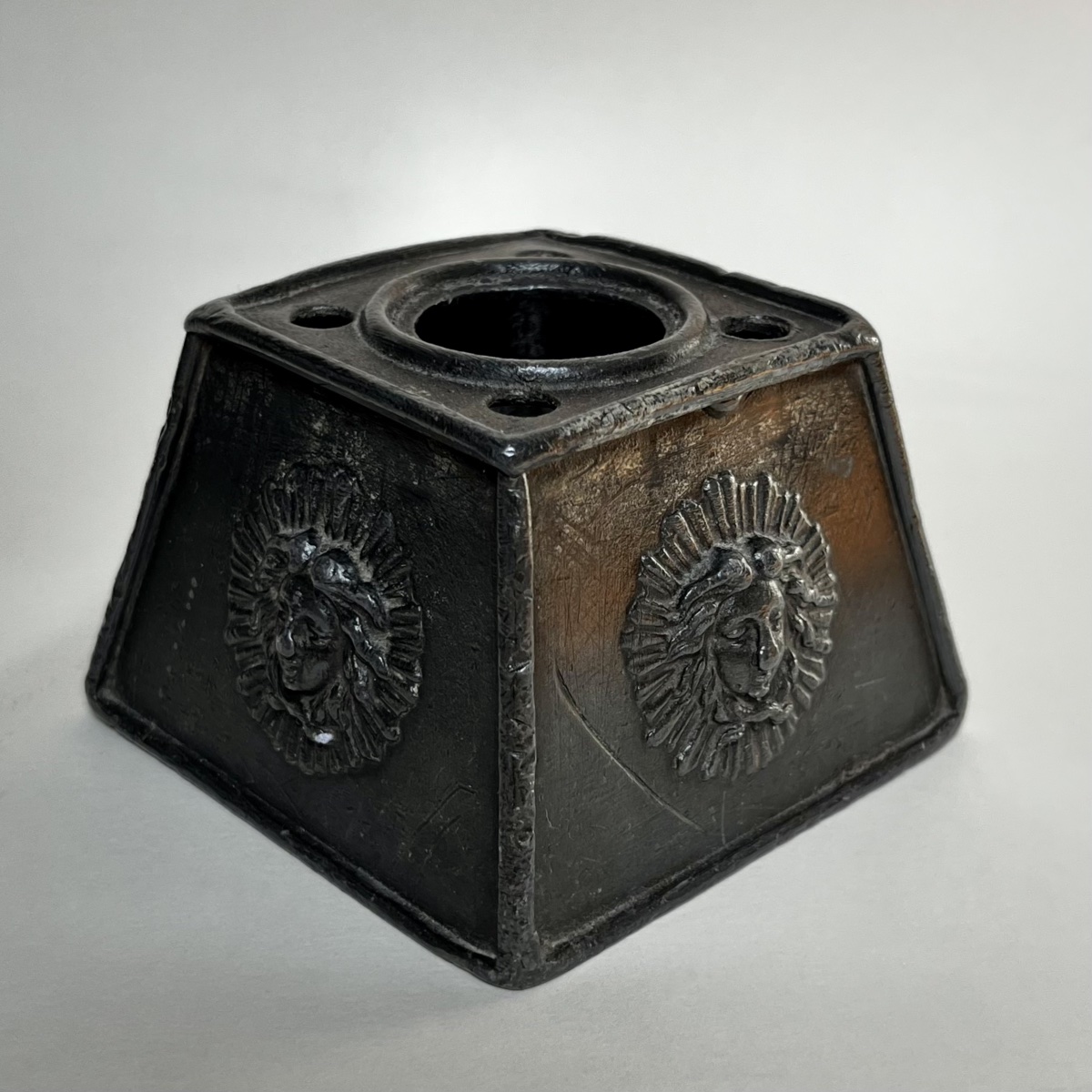 Cast-lead Inkwell Decorated With Medusa Heads – 19th Century 