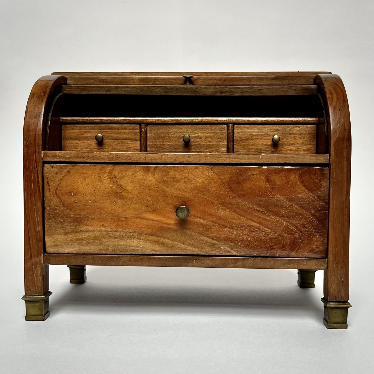 Cylinder Desk, 19th-century Light Mahogany Master's Desk, Folk Art, 19th Century 