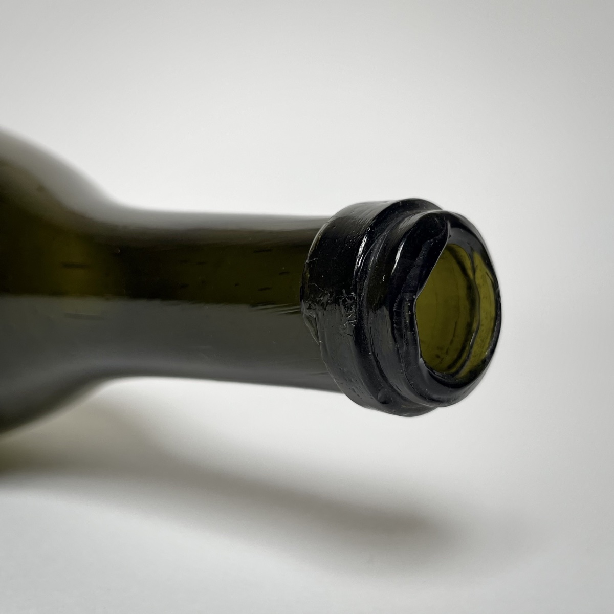 Louis-philippe Cellar - Hand-blown Glass Bottle With Lpo Seal - 19th-century Royalty-photo-3