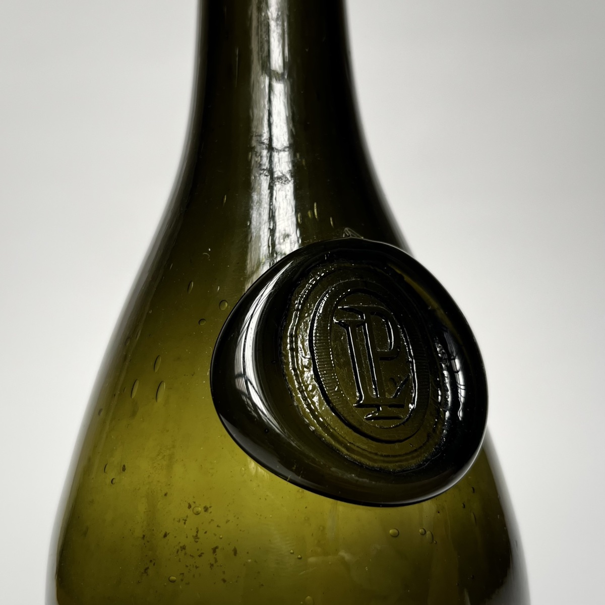 Louis-philippe Cellar - Hand-blown Glass Bottle With Lpo Seal - 19th-century Royalty-photo-4