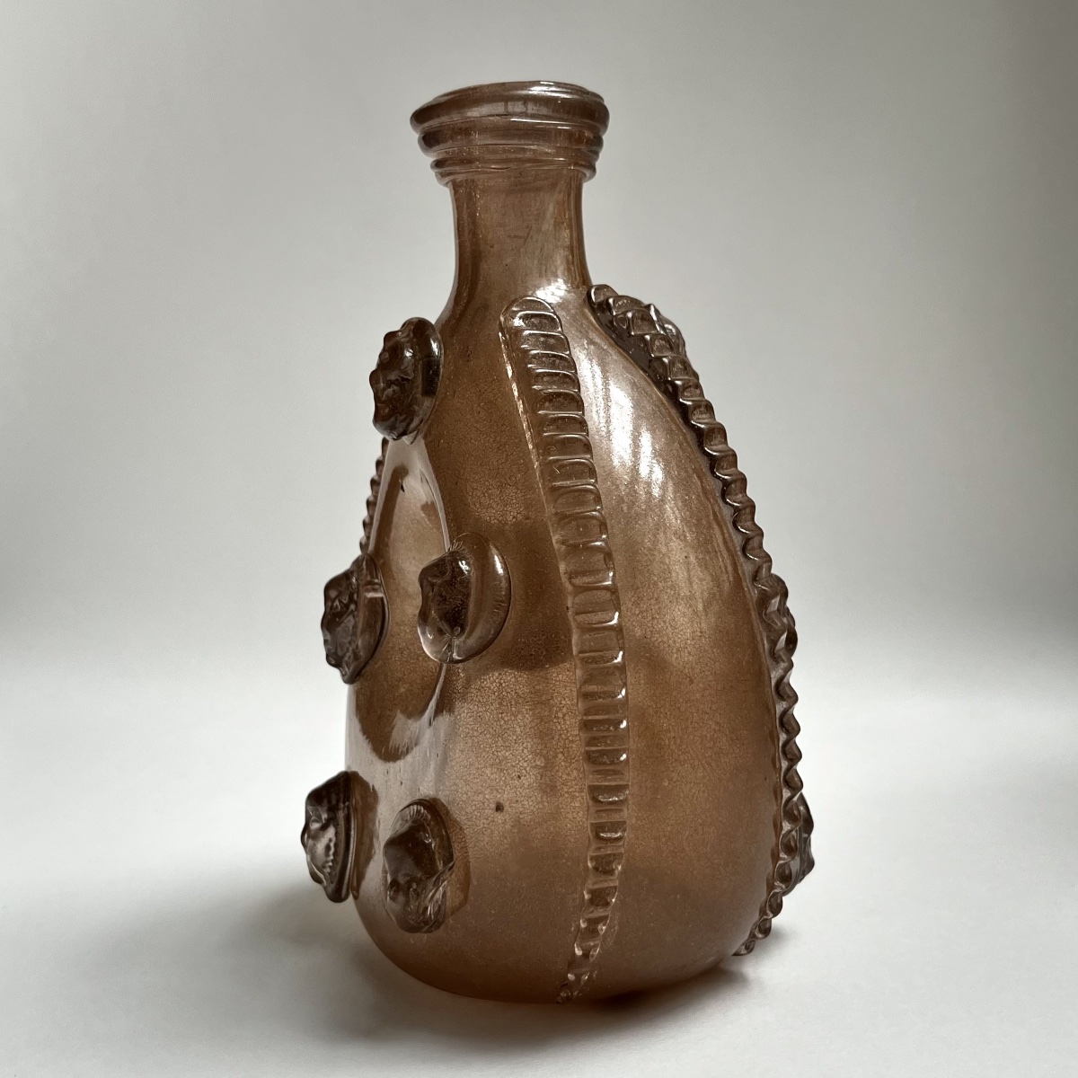 La Margeride - Blown-glass Ring-shaped Flask Decorated With Mascarons, 18th Century-photo-3