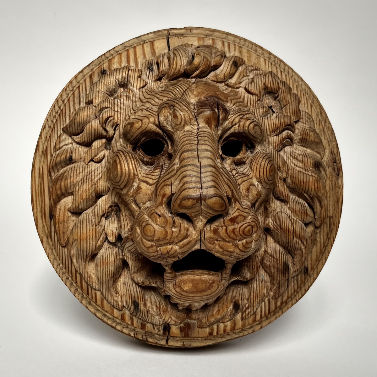 Lion's Muzzle, Carved Pine Mascaron, Late 19th–early 20th Century; Folk Art, Carved Wood, 19th–20th Centuries-photo-2