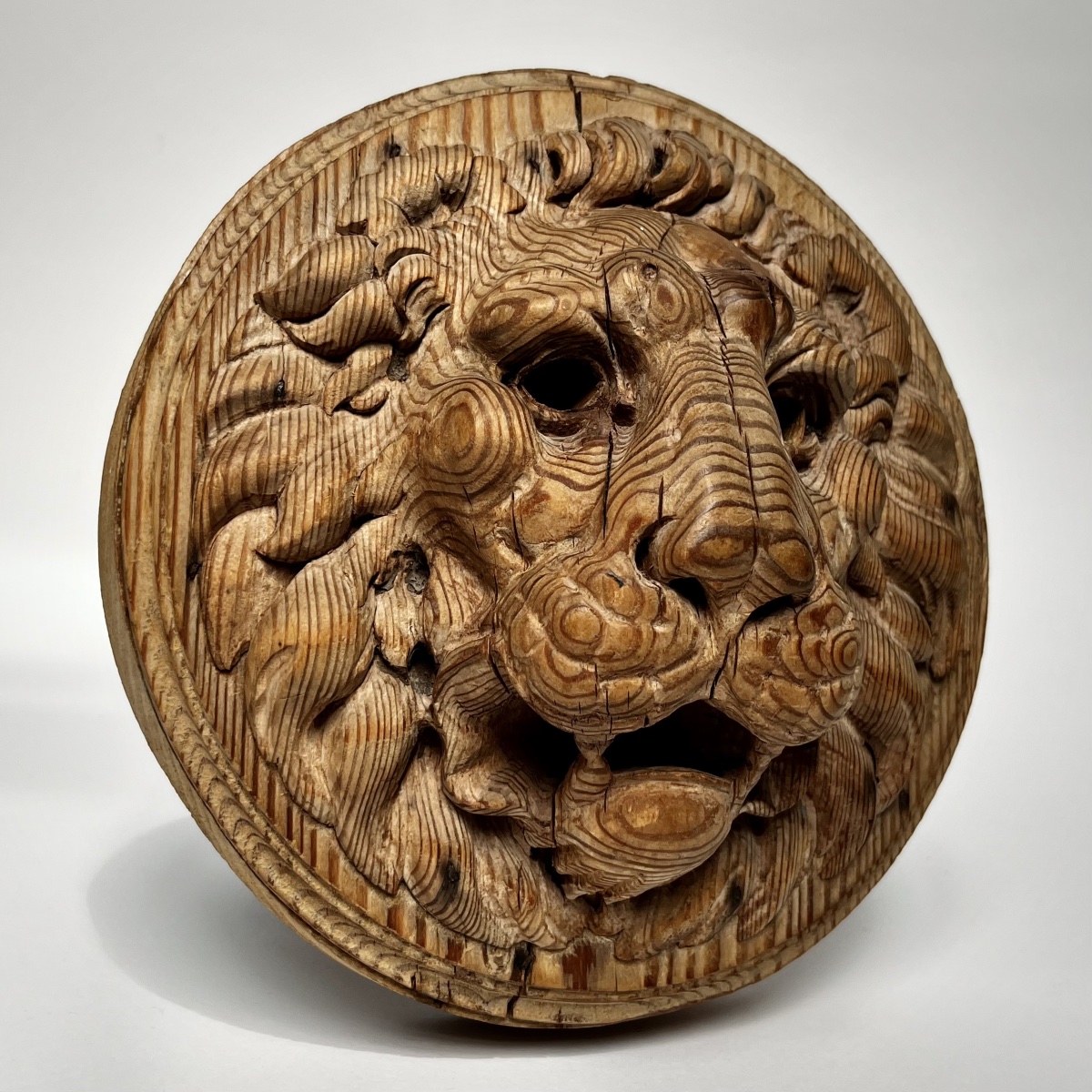 Lion's Muzzle, Carved Pine Mascaron, Late 19th–early 20th Century; Folk Art, Carved Wood, 19th–20th Centuries-photo-3