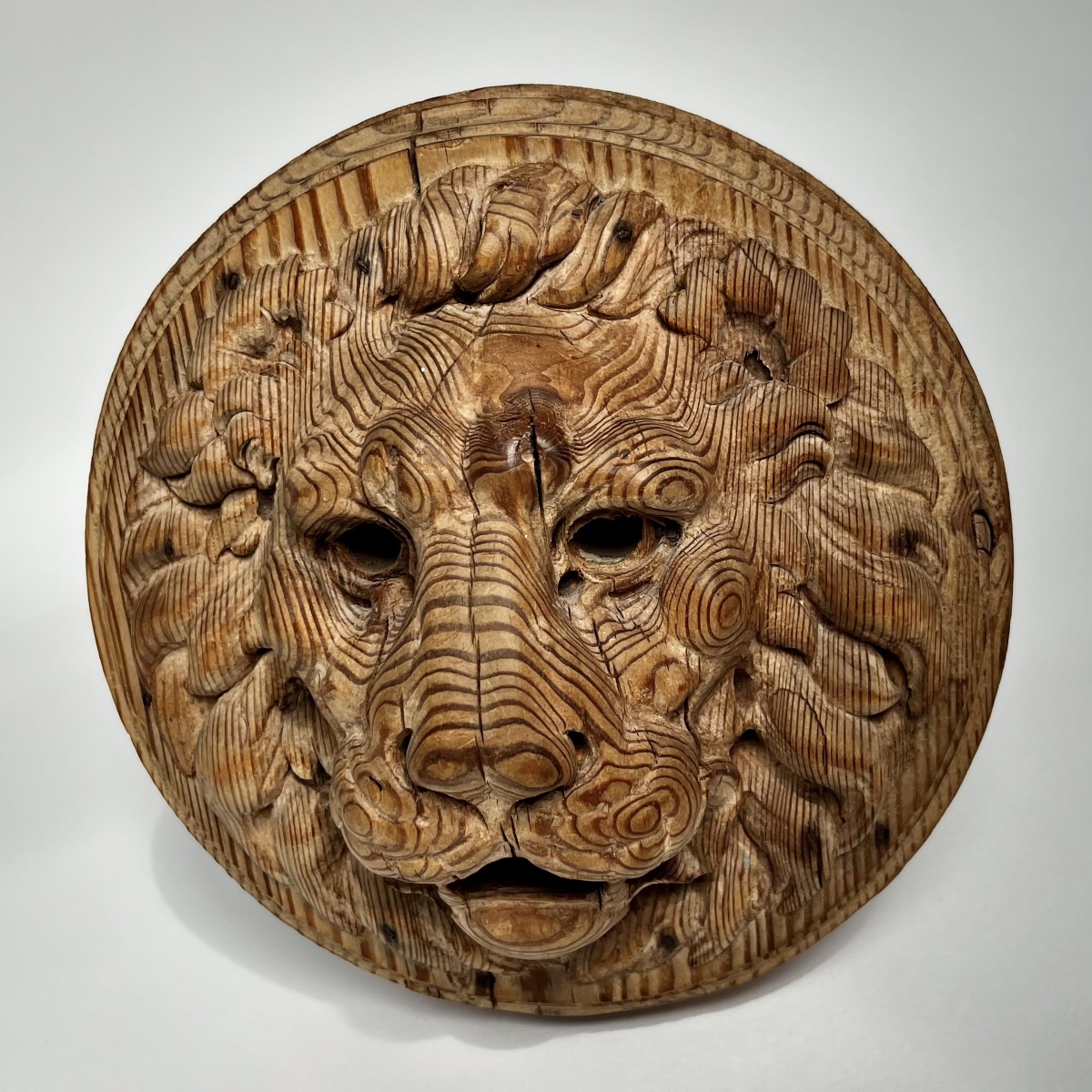 Lion's Muzzle, Carved Pine Mascaron, Late 19th–early 20th Century; Folk Art, Carved Wood, 19th–20th Centuries-photo-4