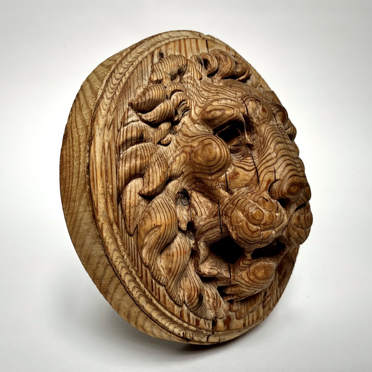 Lion's Muzzle, Carved Pine Mascaron, Late 19th–early 20th Century; Folk Art, Carved Wood, 19th–20th Centuries-photo-5