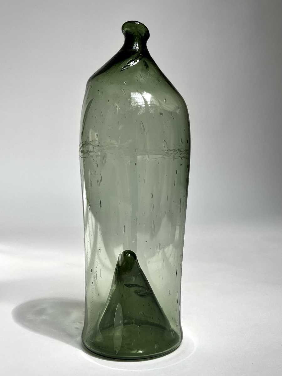 Bouteille à liqueur en verre teinté vert XVIIIe siècle verre soufflé 18e-photo-3