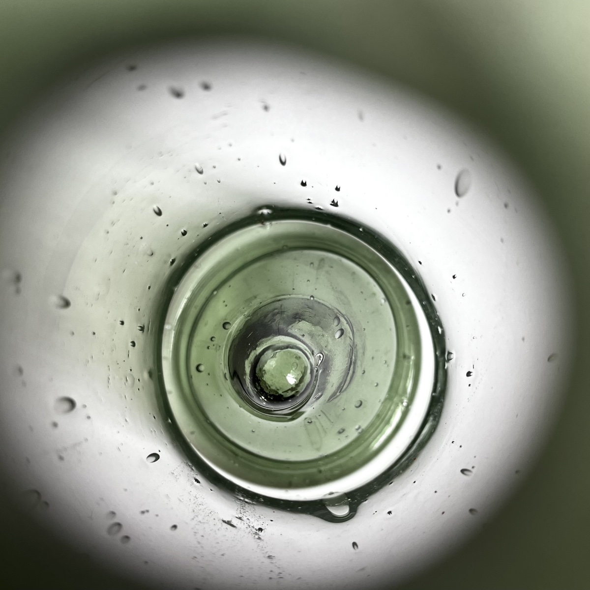 Bouteille à liqueur en verre teinté vert XVIIIe siècle verre soufflé 18e-photo-6