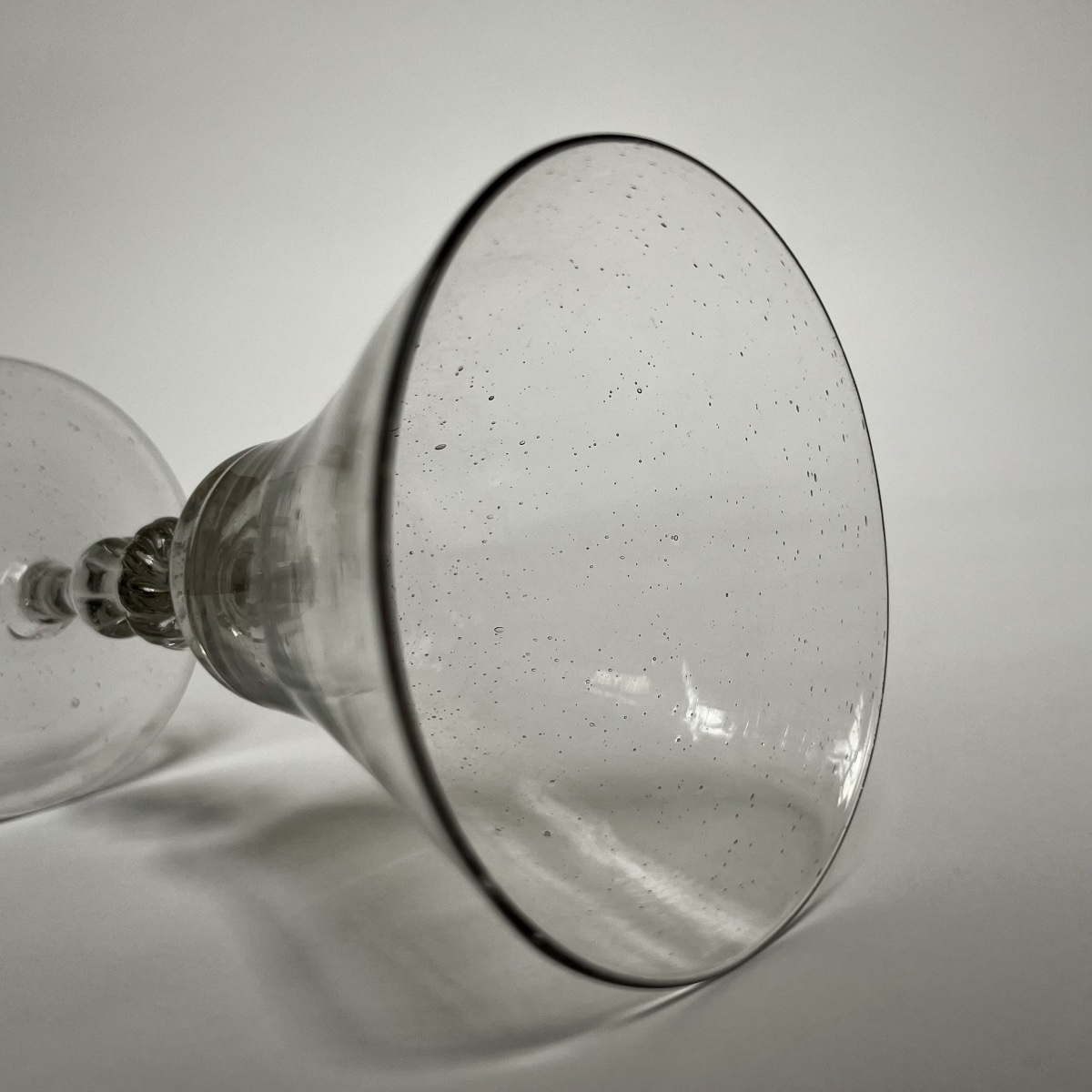 Verre campaniforme à jambe à double noeud du XVIIIe siècle 18e-photo-4
