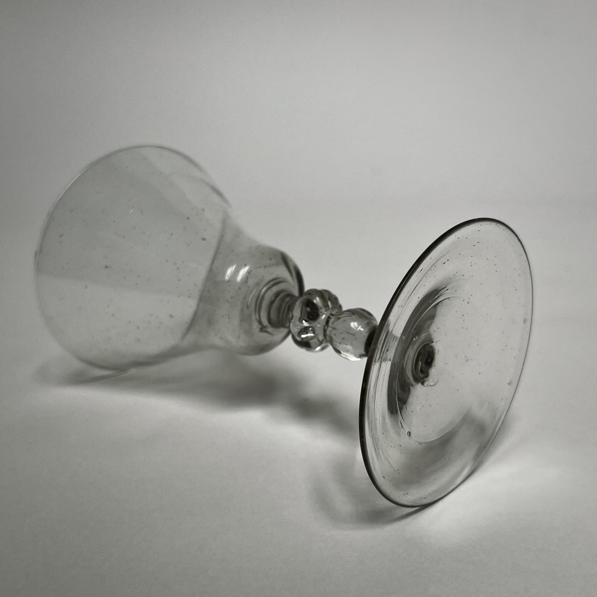 Verre campaniforme à jambe à double noeud du XVIIIe siècle 18e-photo-6
