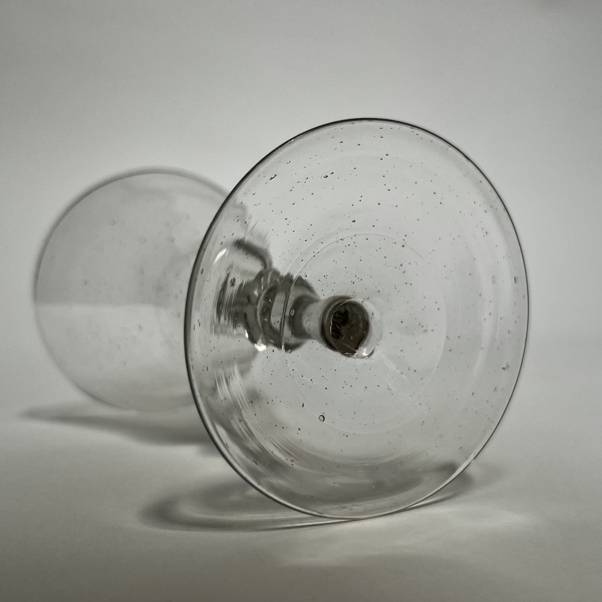 Verre campaniforme à jambe à double noeud du XVIIIe siècle 18e-photo-8
