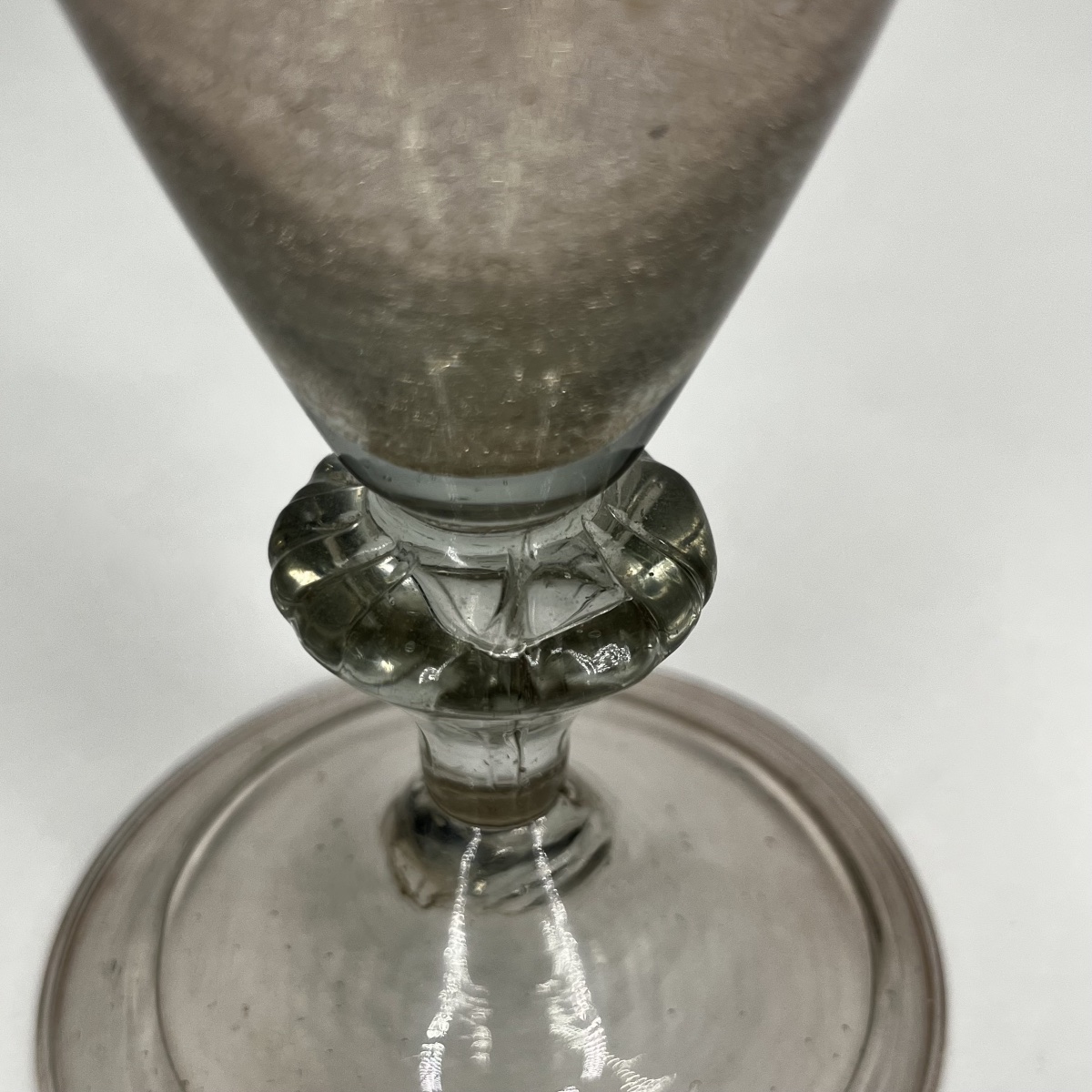 Pilulier en verre soufflé du XVIIIe siècle - Manufacture de la Margeride ? pharmacie 18e-photo-1