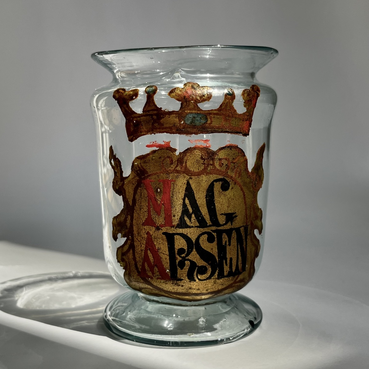 Pot de pharmacie à décor peint Arsenic en verre soufflé XVIIIe - 18e