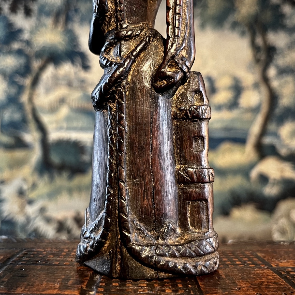 Sainte Barbe, talisman aux dés en bois sculpté - Art populaire fin XVIIIe - XIXe siècle-photo-1