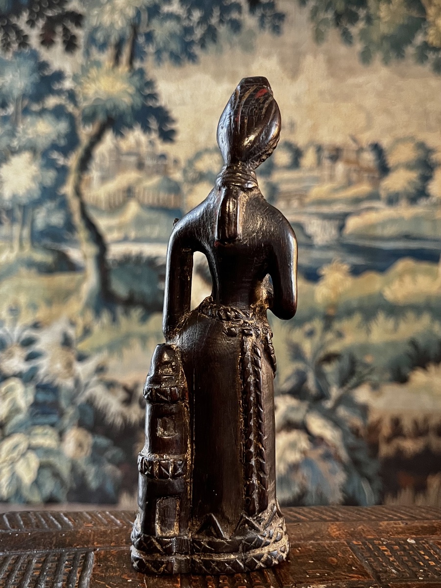 Sainte Barbe, talisman aux dés en bois sculpté - Art populaire fin XVIIIe - XIXe siècle-photo-6