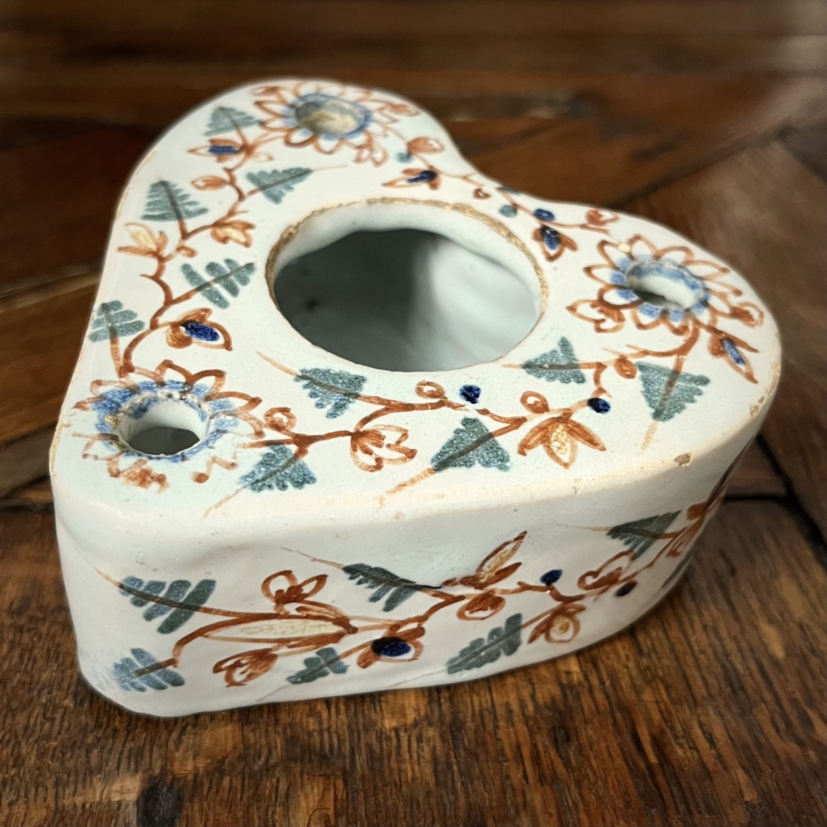 Polychrome Earthenware Heart-shaped Inkwell, Late 18th–early 19th Century -photo-3