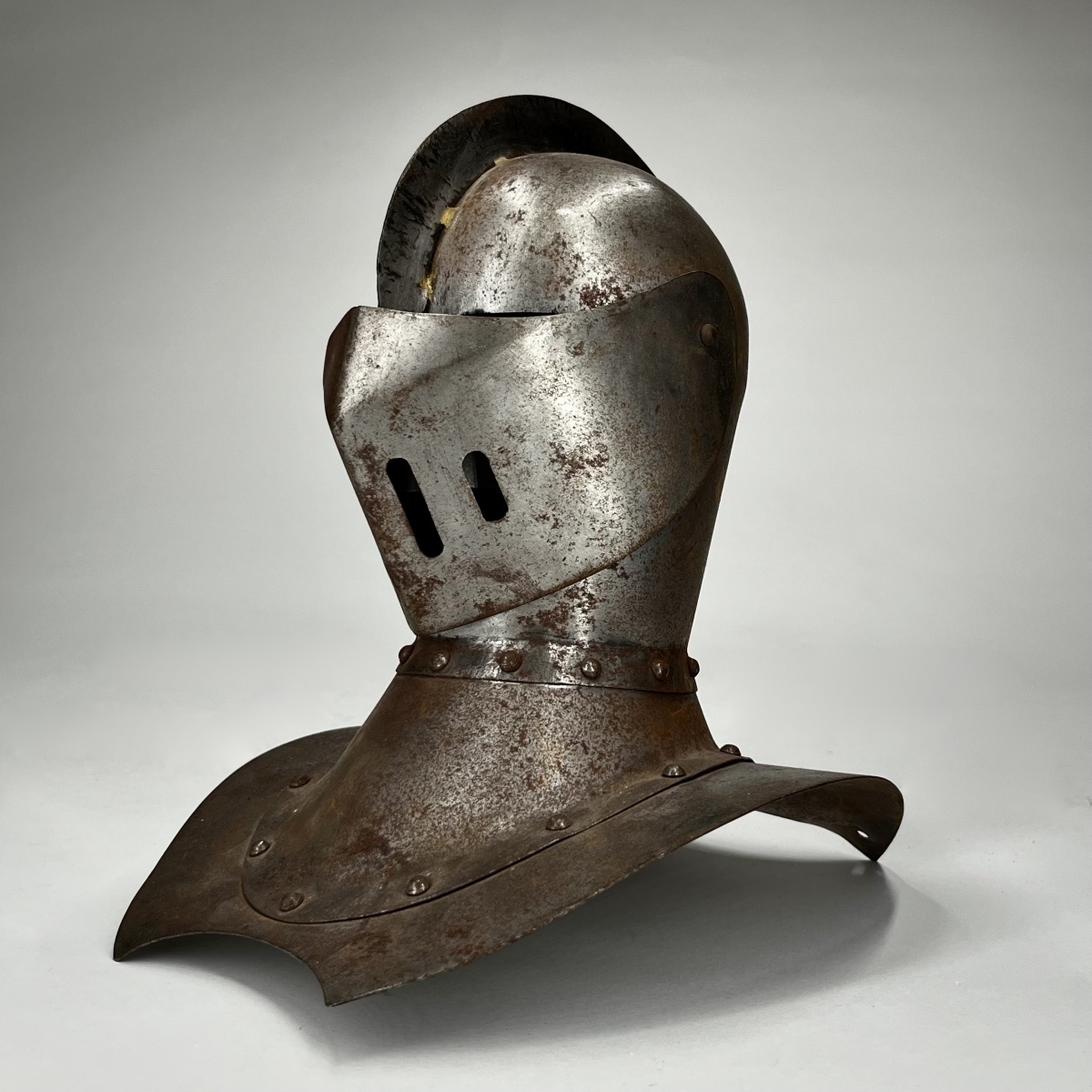 Armet décoratif en métal - Casque clos de style Haute Époque - XXe siècle-photo-4