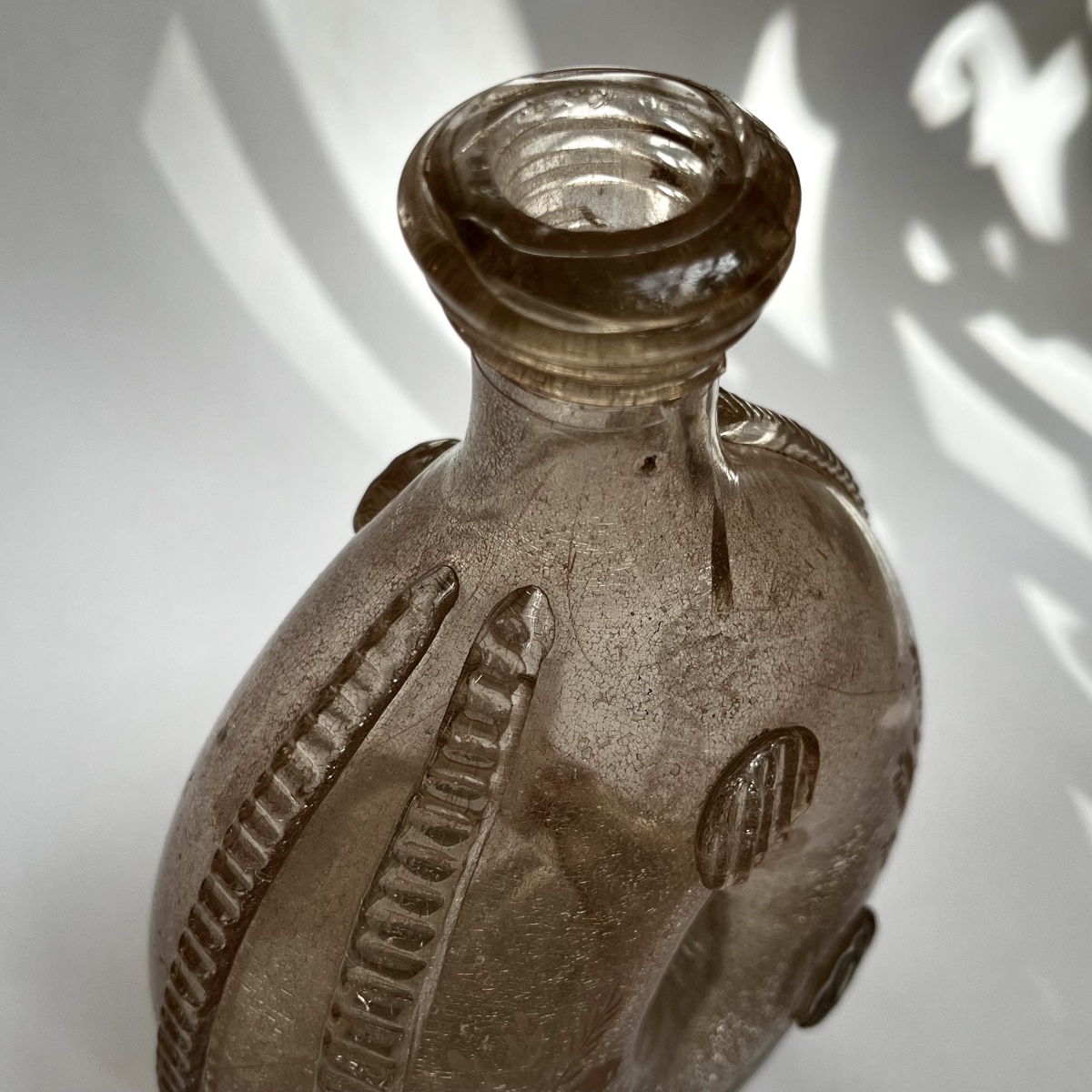 La Margeride - Blown-glass Ring-shaped Flask With Engraved Decoration, 18th-century Folk Art-photo-3