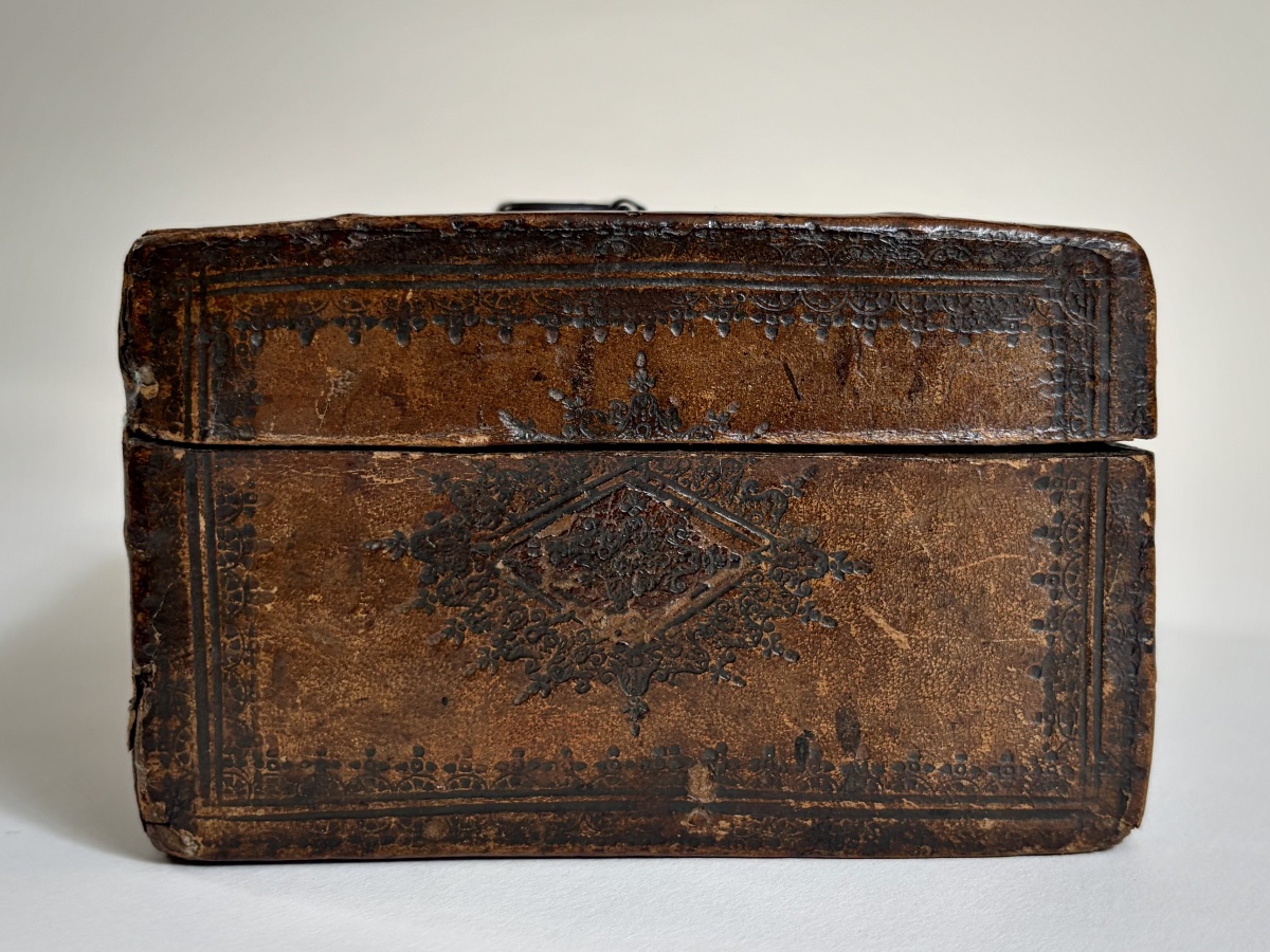 Louis XIV-era Embossed Leather Messenger's Case—late 17th To Early 18th Century -photo-1