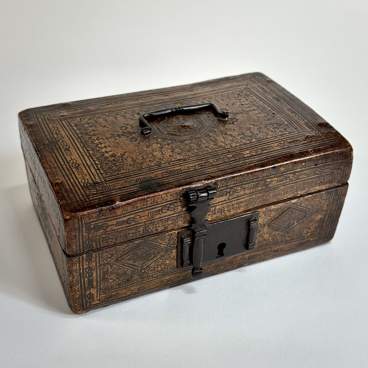 Louis XIV-era Embossed Leather Messenger's Case—late 17th To Early 18th Century 