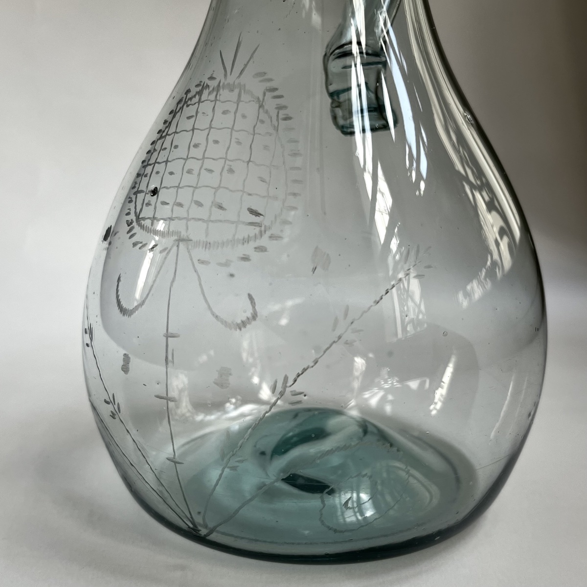 Glass Fern-shaped Pitcher With Engraved Decoration And A Fluted Neck, Late 18th Century, 18th-century Folk Art-photo-6