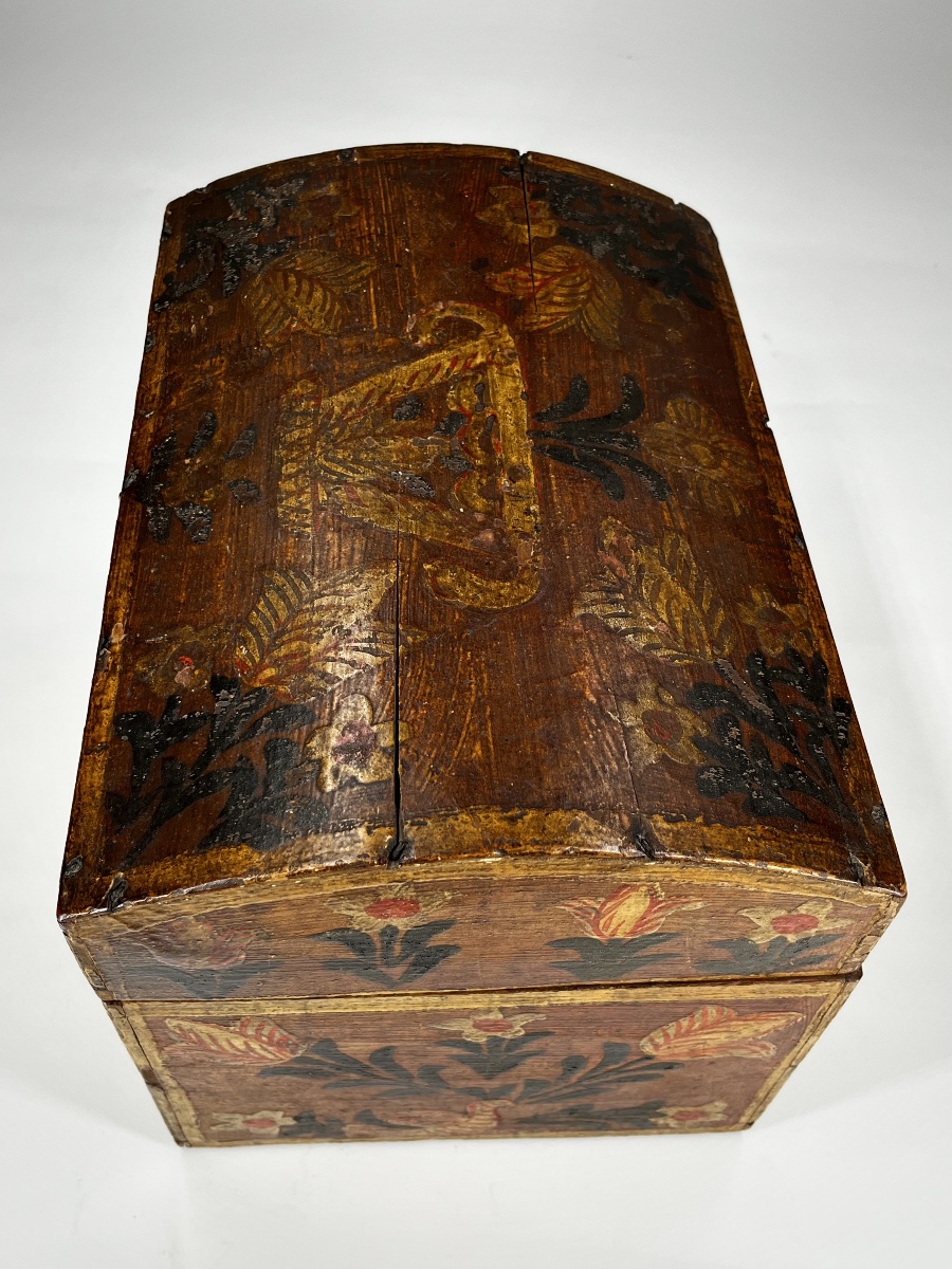 Ochre-colored Painted Wooden Normandy Wedding Chest  - 19th-century Folk Art Painted Trunk-photo-5