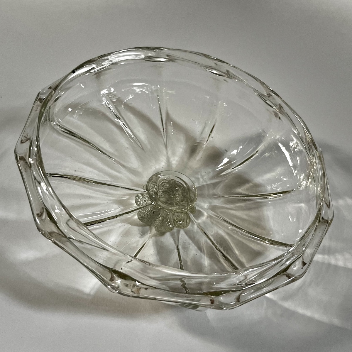 18th-century Blown-glass Candy Dish Or Bonbonniere With Fluted Decoration; 18th-century Candy Jar-photo-2