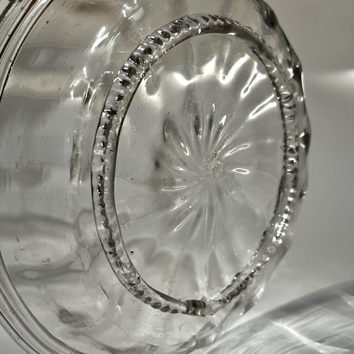 18th-century Blown-glass Candy Dish Or Bonbonniere With Fluted Decoration; 18th-century Candy Jar-photo-5