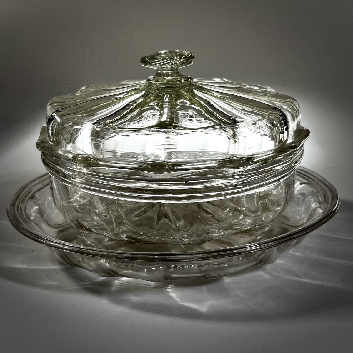 18th-century Blown-glass Candy Dish Or Bonbonniere With Fluted Decoration; 18th-century Candy Jar-photo-6